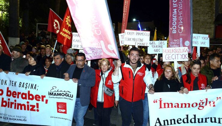 Bodrum’da binlerce kişi İmamoğlu için ayakta! İlginç pankartlar eyleme damga vurdu