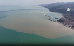 Karadeniz’in rengi değişti! Gören şaştı kaldı