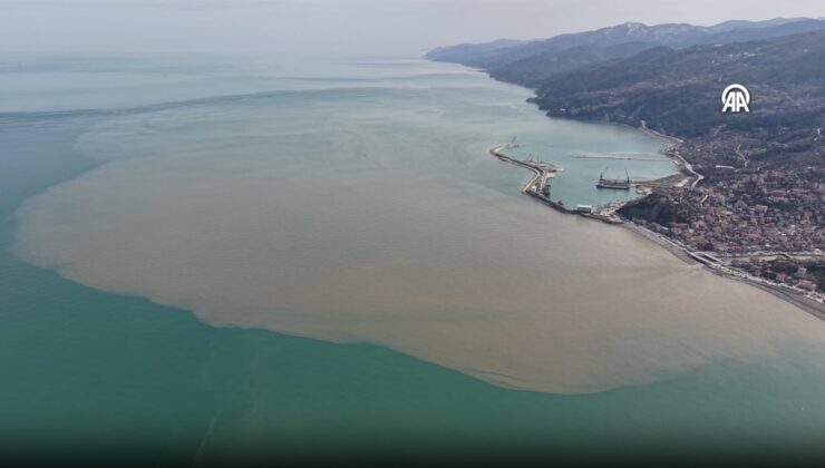 Karadeniz’in rengi değişti! Gören şaştı kaldı