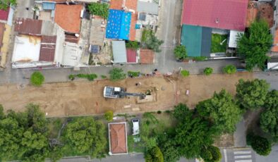 Antik Roma mezarı mahallenin ortasında çıktı