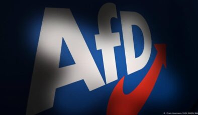 AfD’ye resmen “aşırı sağcı” denilmesi ne anlama geliyor?