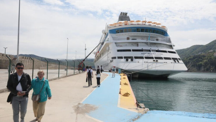 Amasra, Astoria Grande Kruvaziyerine ev sahipliği yaptı