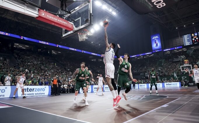 Anadolu Efes son maçta yıkıldı; F.Bahçe’nin rakibi Pana