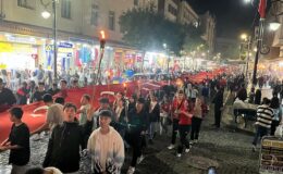 Diyarbakır’da 157 metrelik Türk Bayrağı yürüyüşü