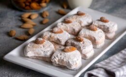 Kıtır kıtır dokusu ve eşsiz aromasıyla bir efsane: Kavala kurabiyesi tarifi