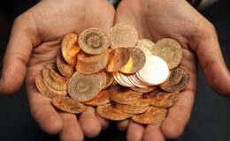 Altın tepe taklak oldu! Gram altın 2 saatte 30 lira kaybetti