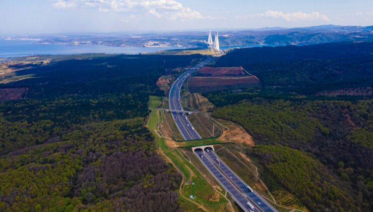 Bayramda otoyolları 16.3 milyon araç kullandı