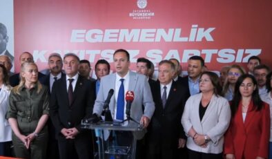 CHP’li başkanlar İmamoğlu ve arkadaşlarına destek için Saraçhane’de buluştu