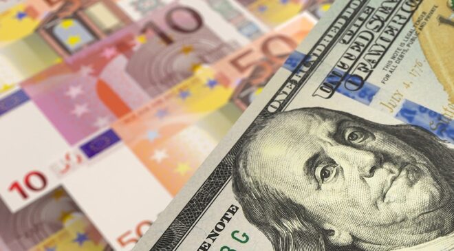 Döviz kuru güne yatay başladı