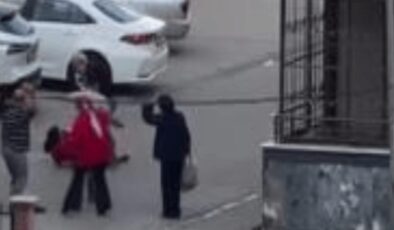 Eşinin bıçakla rehin aldığı kadın, çevredekilerin de yardımıyla kurtarıldı