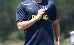 Herkes tatilde, o tek başına antrenman yapıyor: Fener’den ayrılmam