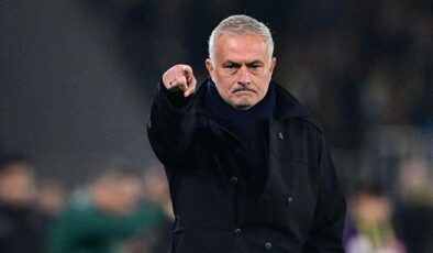 Jose Mourinho’dan İrfan Can Kahveci kararı! Herkes çok şaşırdı