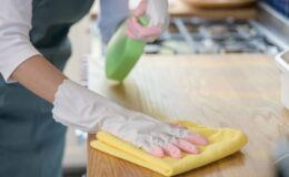 Kocasından ev işleri karşılığı para alıyor: Çamaşır yıkamak 42 bin TL