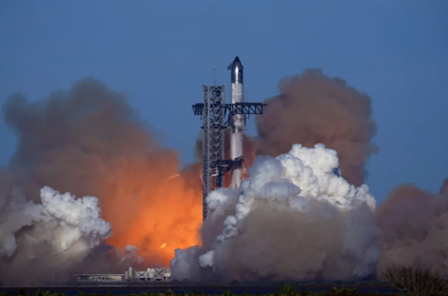 SpaceX roketi Starship, test sırasında alev topuna dönerek patladı