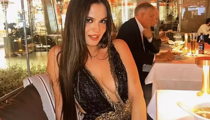 Aslı Bekiroğlu ve sevgilisi Çeşme’de dudak dudağa!