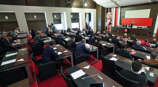 CHP yeni yol haritası belirlemek için toplandı