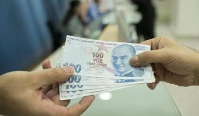 CHP’li vekil tek tek açıkladı: İşte 4 maaş alan bürokratlar…