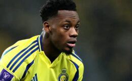 Fenerbahçe 77 milyon euroluk yeni golcüsüne formayı giydirdi