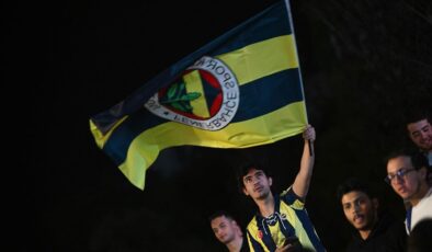Fenerbahçeli yıldız yaptığı paylaşımla taraftarlarına veda etti