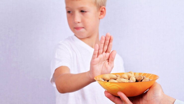 Besin alerjisi olan çocuklar için büyük tehlike: Arkadaş ikramı hastanelik edebilir!