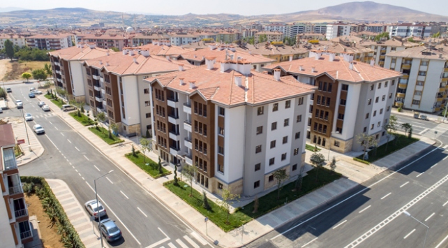 AKP iktidarının ilk döneminden beri vaat ettiği konutlar bir türlü gerçekleşemedi: 500 bin konut masalı