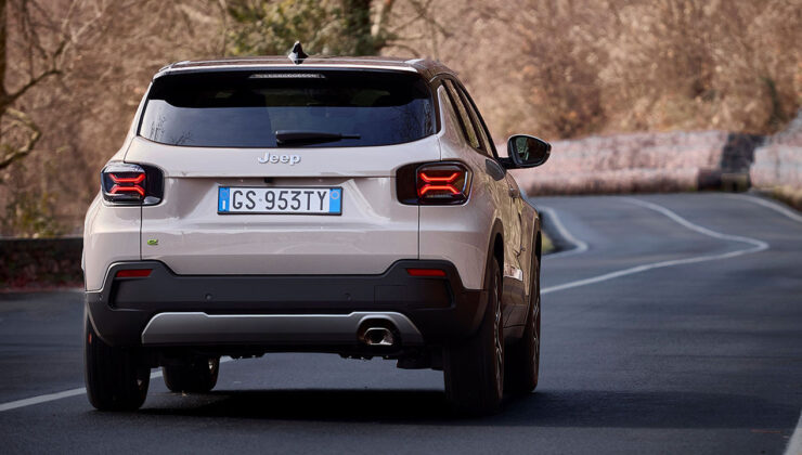 Jeep rakiplerine meydan okudu, Clio parasına Avenger Hibrit fırsatı