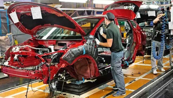 Otomotiv devi 7 fabrikasını kapatıyor! 20 bin kişi işsiz kalacak