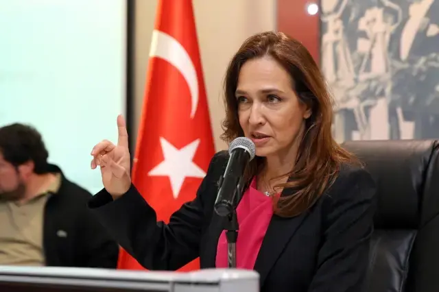 CHP'li belediye başkanı g&ouml;zyaşları i&ccedil;inde tehdit edildiğini a&ccedil;ıkladı