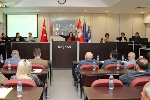 CHP'li belediye başkanı g&ouml;zyaşları i&ccedil;inde tehdit edildiğini a&ccedil;ıkladı