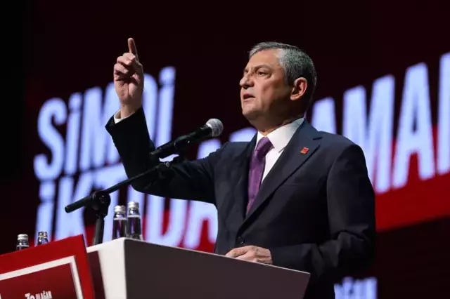 &Ouml;zg&uuml;r &Ouml;zel yeniden CHP Genel Başkanı se&ccedil;ildi