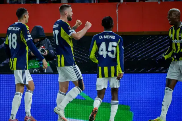 Bergen'de Talisca'nın gecesi! Fenerbahçe'den ilk 8 yolunda kritik galibiyet