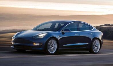 Tesla zirveden çakıldı, liderlik koltuğu el değiştirdi!
